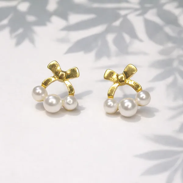 Gold_plated_Bow_Pearl_Stud_Earrings_For_Women